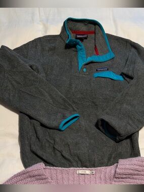 Patagonia Men’s Gray Fleece Pullover with Teal Trim